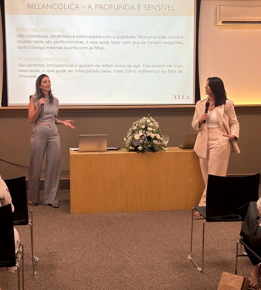 Apresentação conduzida em um evento da ELLA